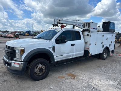 2019 Ford F-550 4x4 Extended Cab Service Truck