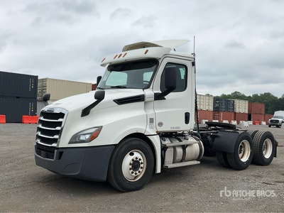 2018 Freightliner Cascadia 126 6x4 Cabeza Tractora Cabina Corta