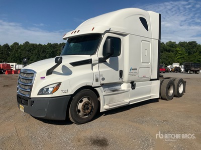 2018 Freightliner Cascadia 126 6x4 T/A Sleeper Truck Tractor