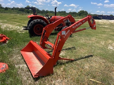 2023 Kubota LA526 Front Loader Attachment (Inoperable)