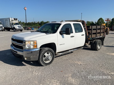 2010 Chevrolet SILVERADO 3500 4x4 Crew Cab Flatbed Truck (Inoperable)