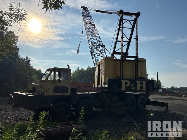 1967 P 790TC 180000 lb 8x4x4 Lattice-Boom Truck Crane