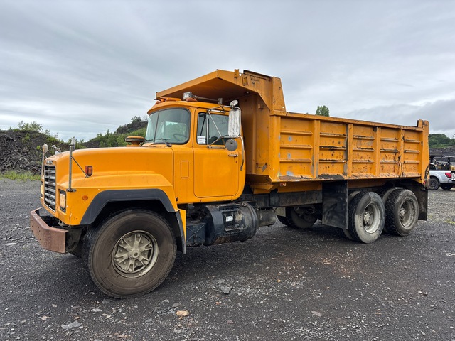 1993 Mack RD688S 6x4 T/A Dump Truck