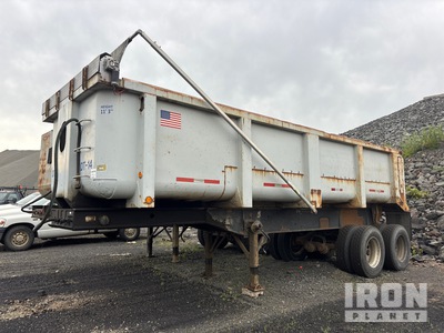 2003 Clement 26 ft T/A Remolque banera