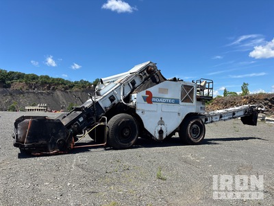 2005 Roadtec SB-2500C Wheel Asphalt Transfer Machine