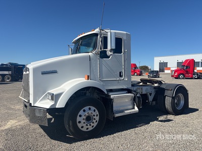 2015 Kenworth T800 4x2 S/A Day Cab Truck Tractor