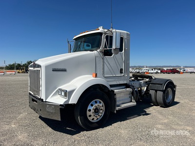 2015 Kenworth T800 4x2 S/A Day Cab Truck Tractor