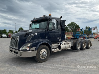 2017 Volvo VXN Tri/A Day Cab Truck Tractor