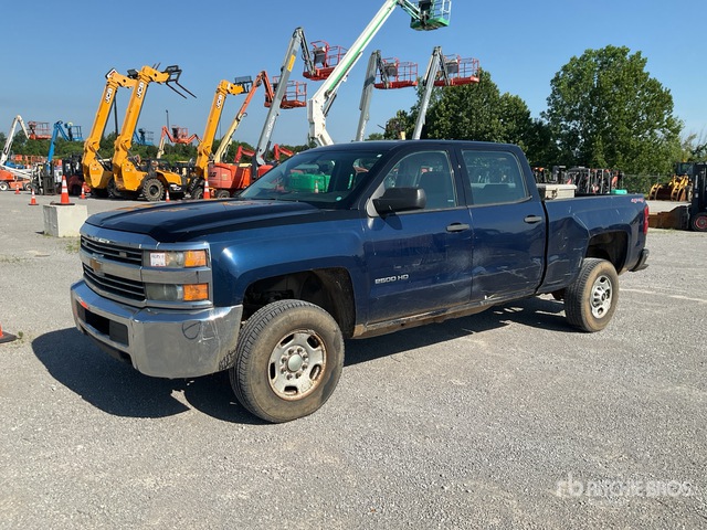 2015 Chevrolet Silverado 2500HD 4x4 Crew Cab Pickup