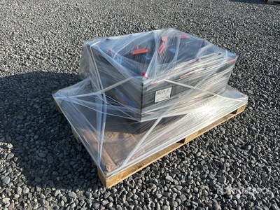Quantity of (8) Bars J305 6V-360Ah バッテリー (Unused)