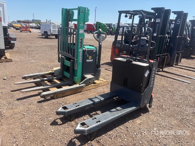 Toyota 8HBW23 4500 lb Electric Pallet Jack