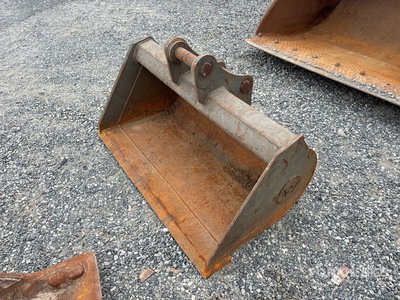 Wacker Neuson 48 in Cleanup Excavator Bucket