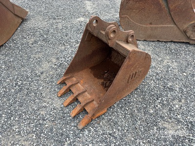 WB 24 in Digging Excavator Bucket - Fits Wacker WACK50Z3