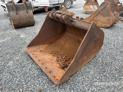 56 in Cleanup Excavator Bucket