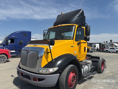 2013 International TranStar 8600 4x2 トラックトラクター(S/A)