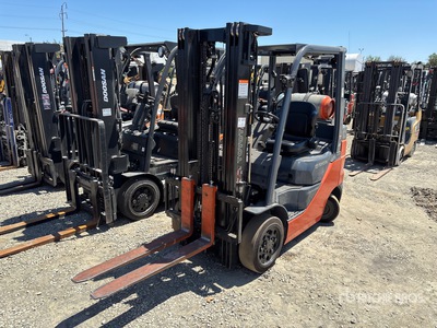 2021 Toyota 8FGCU25 5000 lb Carrelli Elevatori