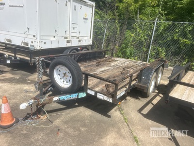 2013 Top hat 12 ft T/A Trailer utilitario