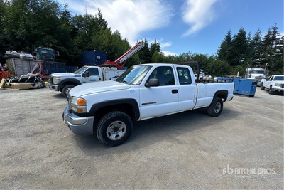 2005 GMC Sierra 2500HD 4x2 Extended Cab Pickup