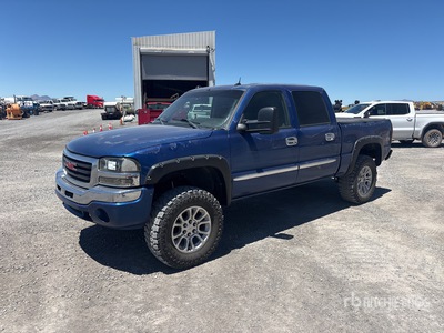 2004 GMC Sierra 1500 4x4 Crew Cab Pickup