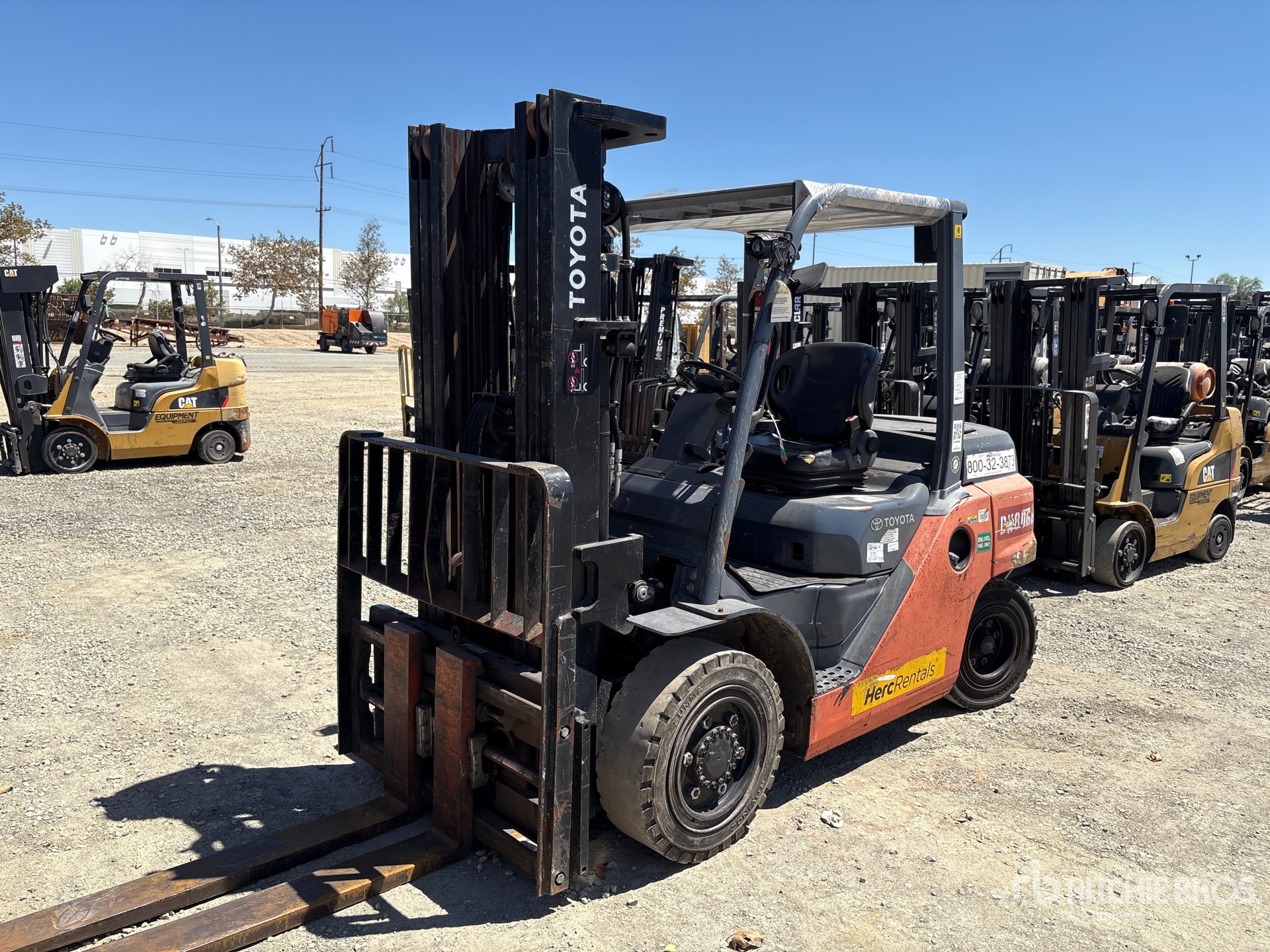 2021 Toyota 8FD35U 7050 lb Pneumatic Tire Forklift