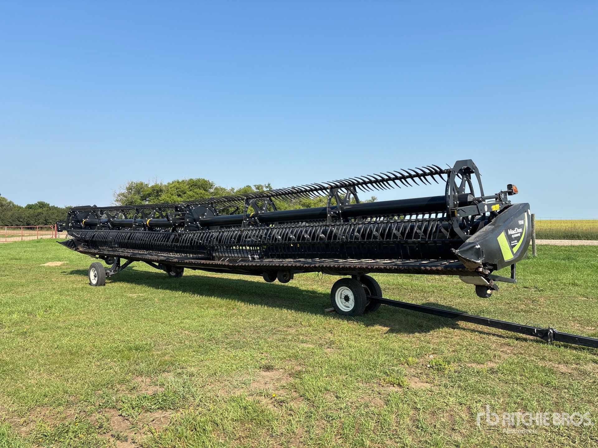 2020 MacDon FD140 40 ft Flex Draper Combine Header