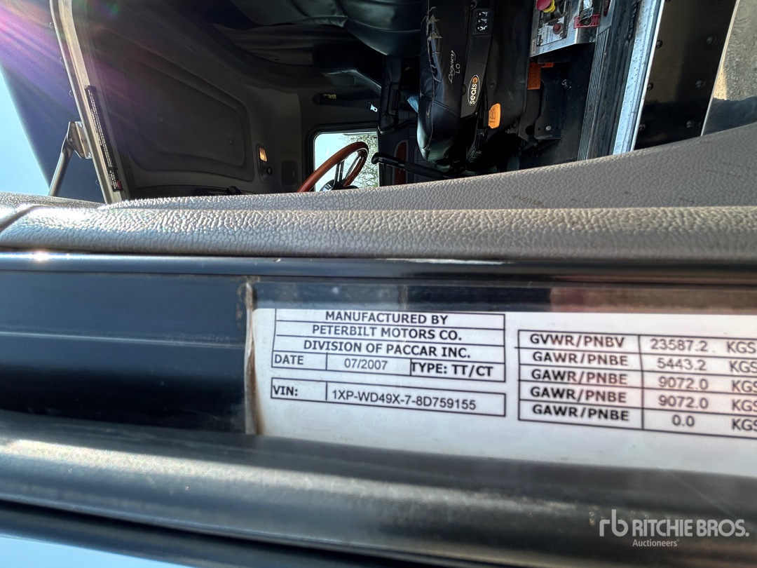 2007 Peterbilt 388 T/A Sleeper Truck Tractor