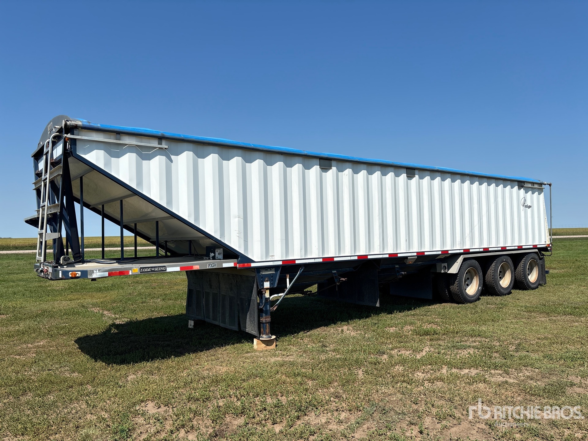 2005 Lode King Prestige 42 ft Tri/A Grain Trailer