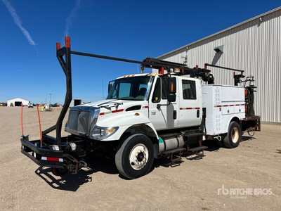 2006 Hiab 077 CL 1500 kg Knuckle Boom on 2006 International 7300 4x2 Extended Cab Autocarro con braccio sollevamento