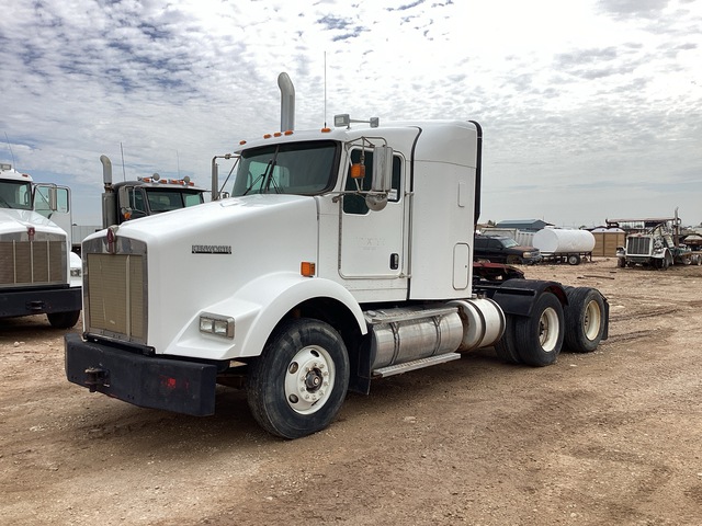 2011 Kenworth T800 6x4 T/A Sleeper Truck Tractor
