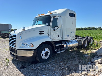 2015 Mack CXU613T 6x2 Ciągnik siodłowy T/A z kabiną sypialną
