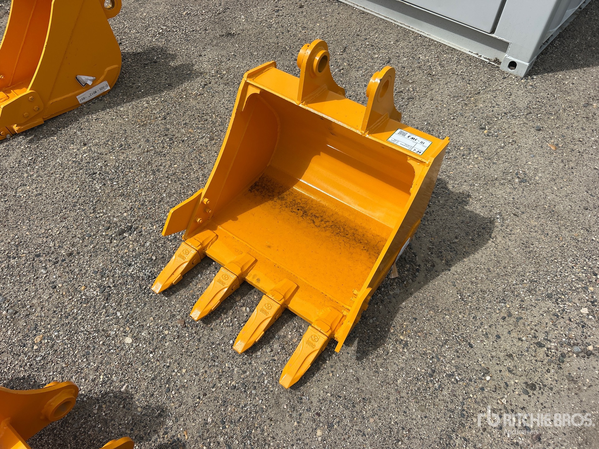 2026 GIYI GY-BK 24 in Excavator Bucket - Fits Cat 305 (Unused)