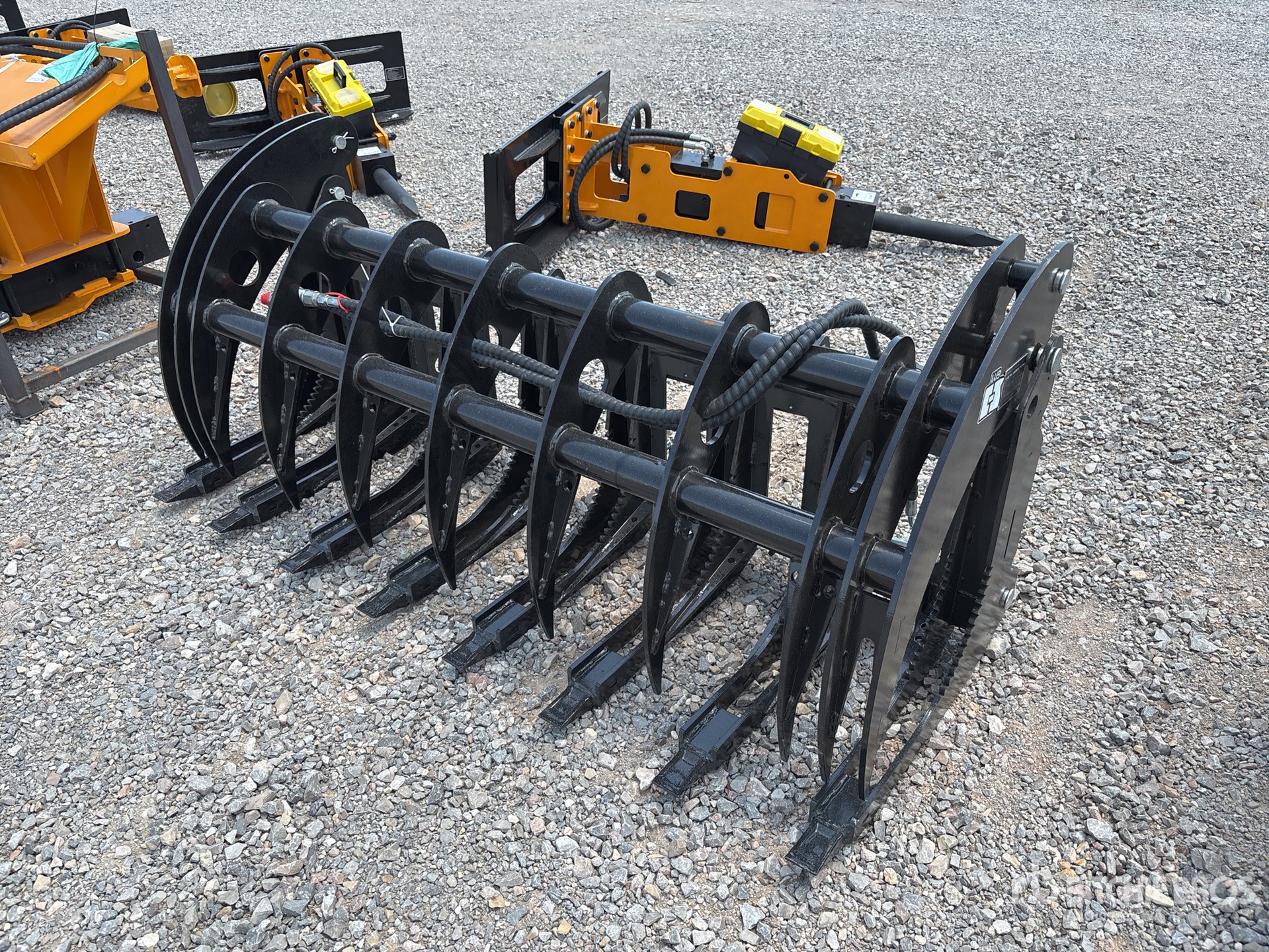 2026 GIYI GY-CLG72 70 in Skid Steer Grapple (Unused)