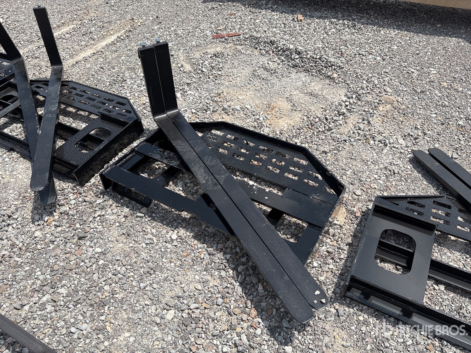 2026 GIYI GY-DHC 60 in Skid Steer Forks (Unused)