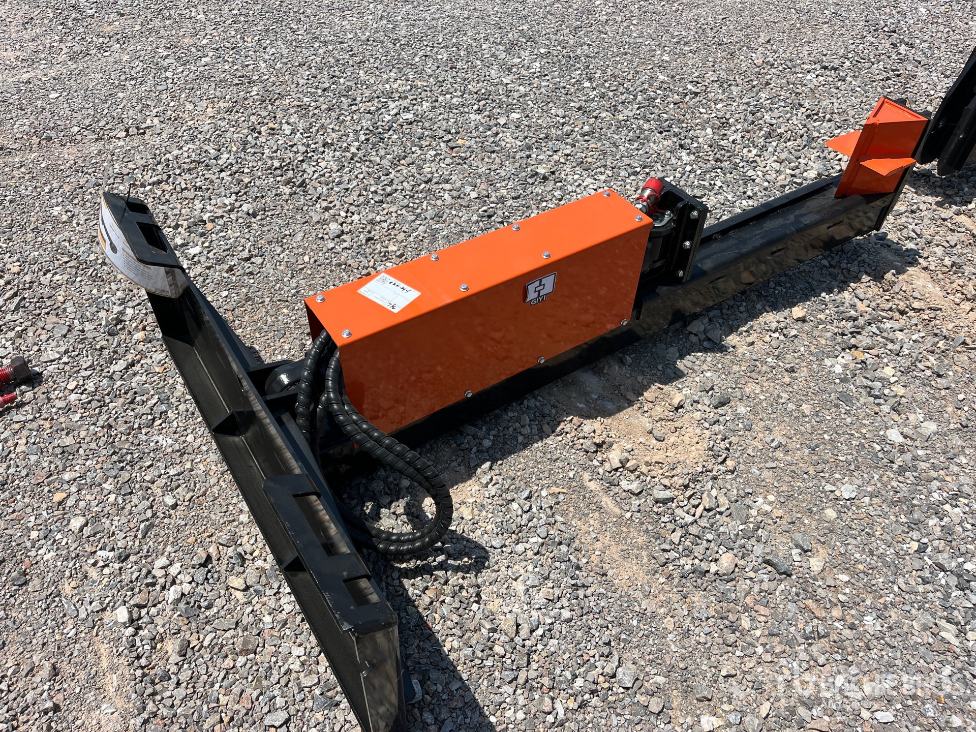 2026 GIYI GY-HLS82 25 in Skid Steer Log Splitter (Unused)