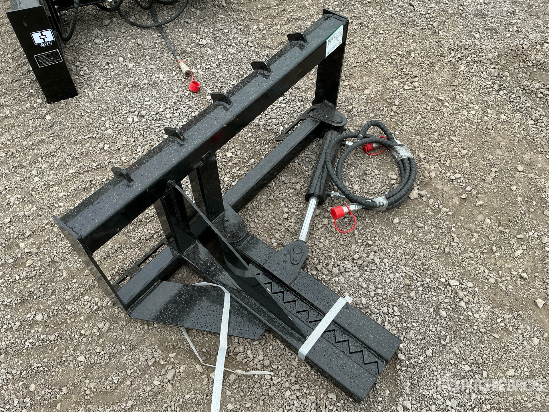 2026 GIYI GY-TP45 25 in Skid Steer Post Puller (Unused)