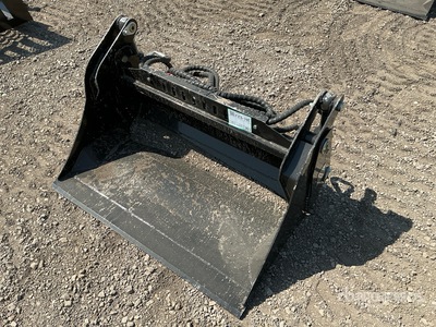 2026 GIYI GY-XKH39 39 in Multi-Purpose Mini Skid Steer Bucket (Unused)