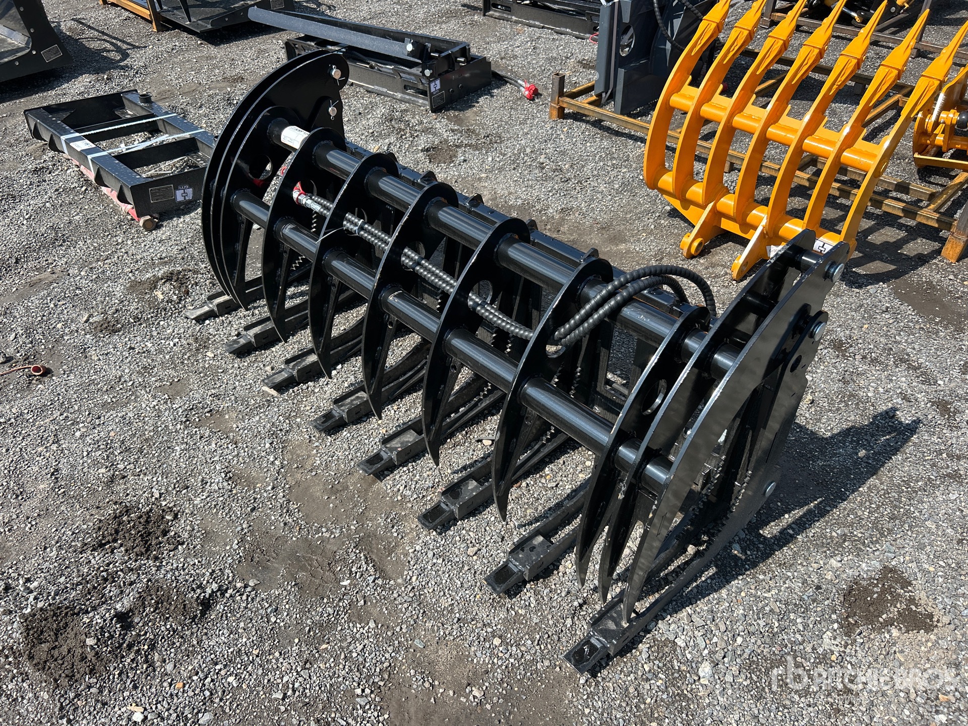 2026 GIYI GY-CLG72 72 in Skid Steer Grapple (Unused)