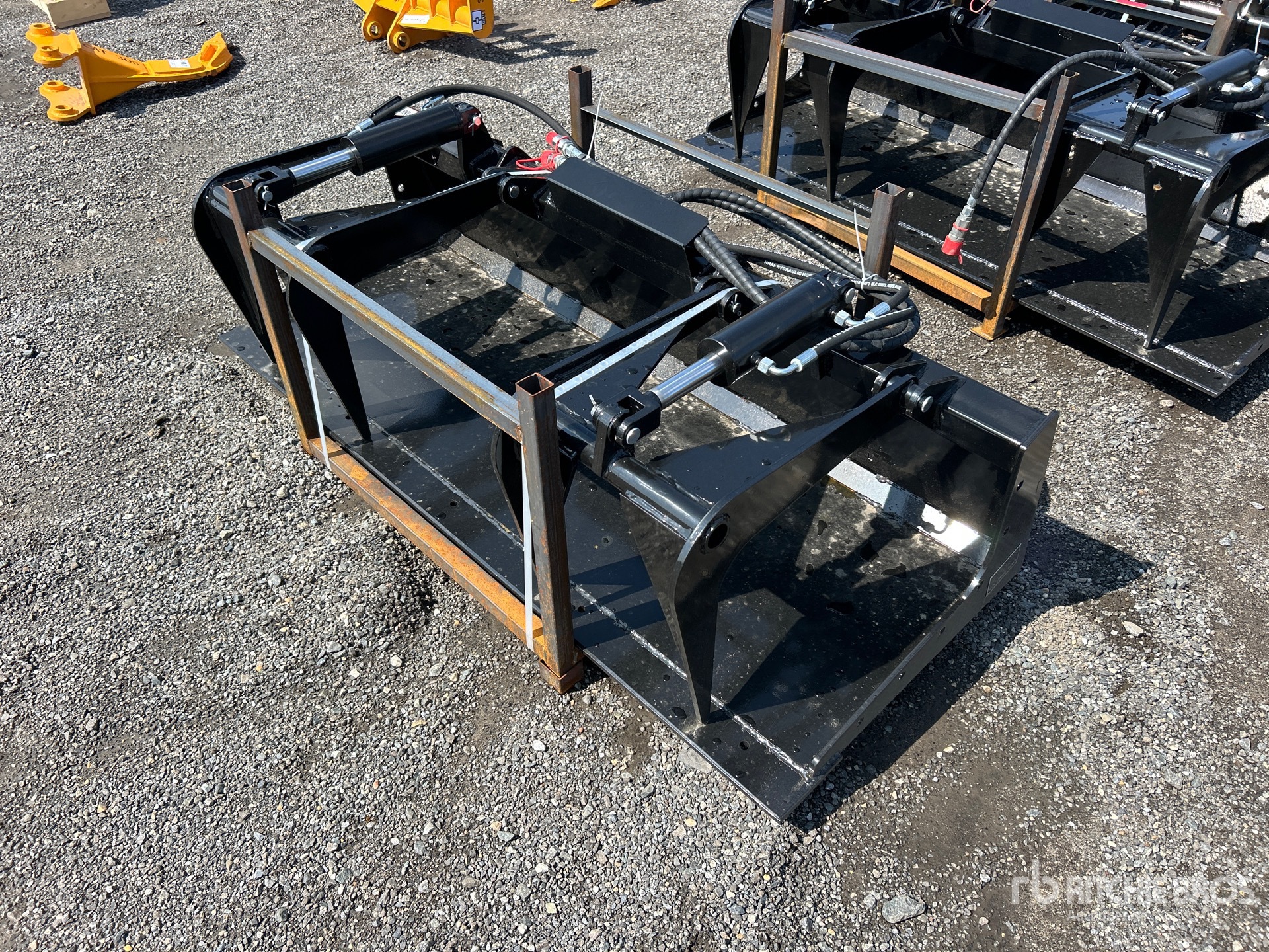 2026 GIYI GY-PG72 72 in Skid Steer Grapple (Unused)