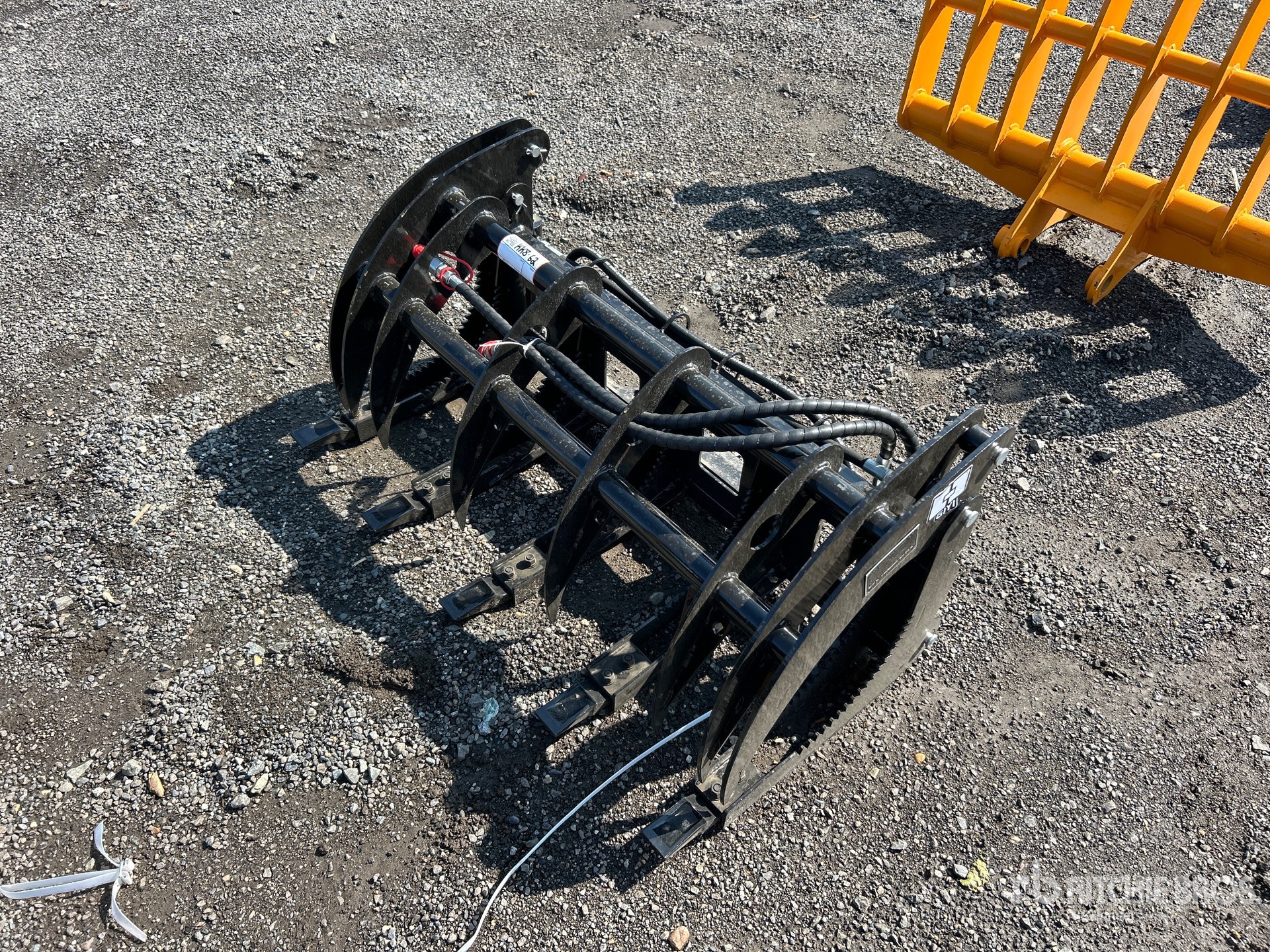 2026 GIYI GY-MCLG60 44 in Mini Skid Steer Grapple (Unused)