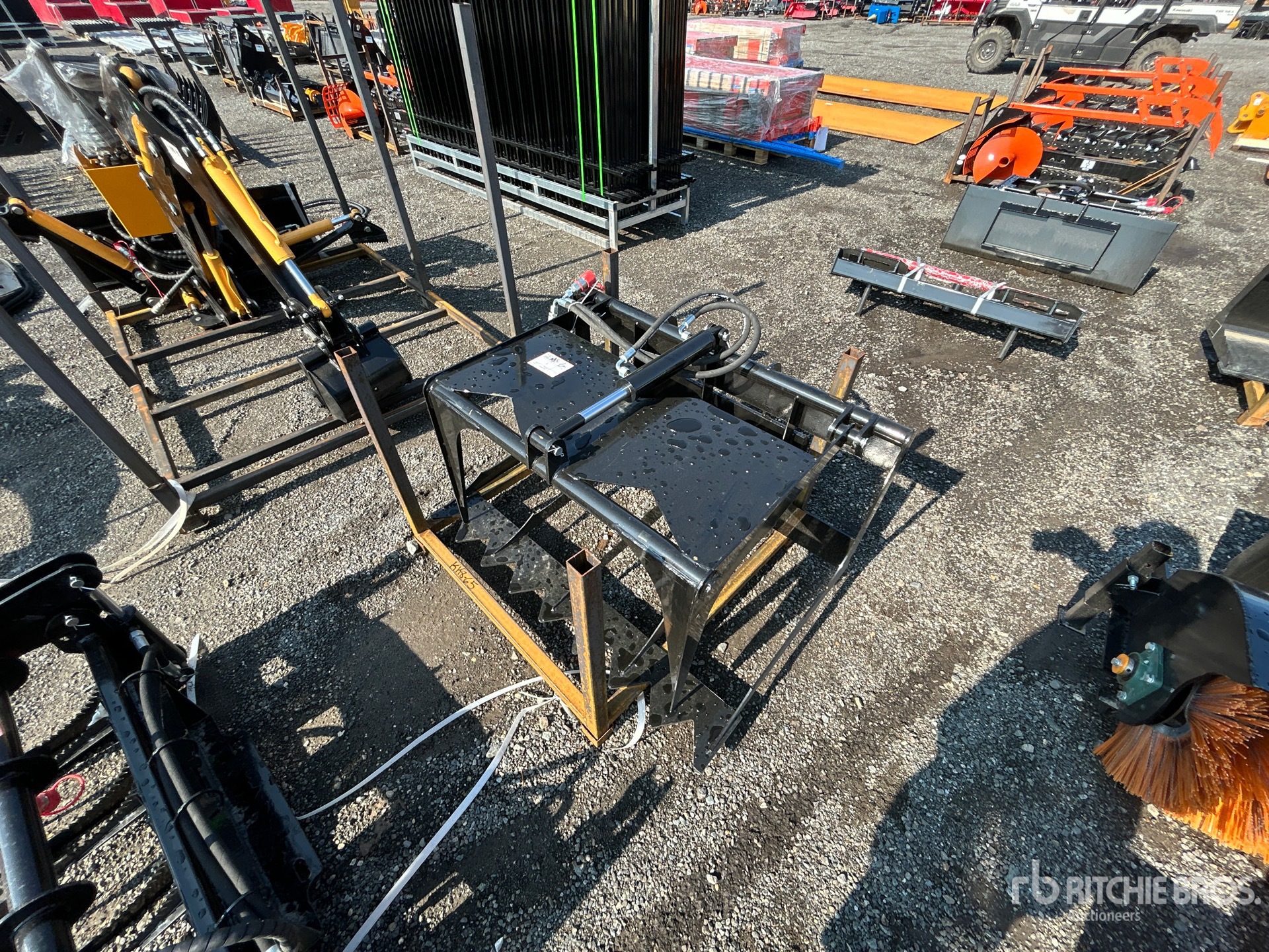 2026 GIYI GY-HWG44 44 in Skeleton Mini Skid Steer Grapple (Unused)