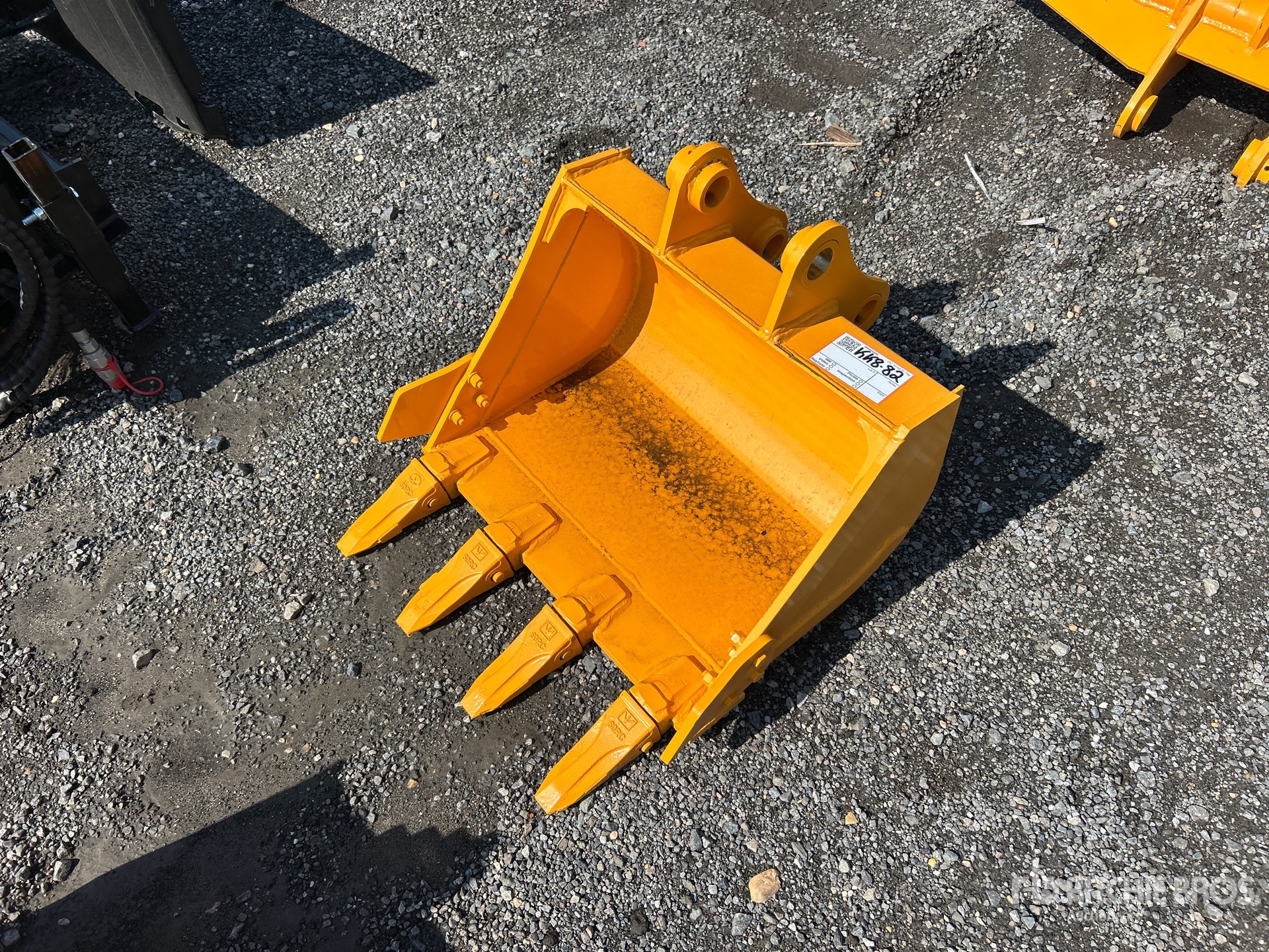 2026 GIYI 24 in Digging Excavator Bucket - Fits Cat 303 (Unused)