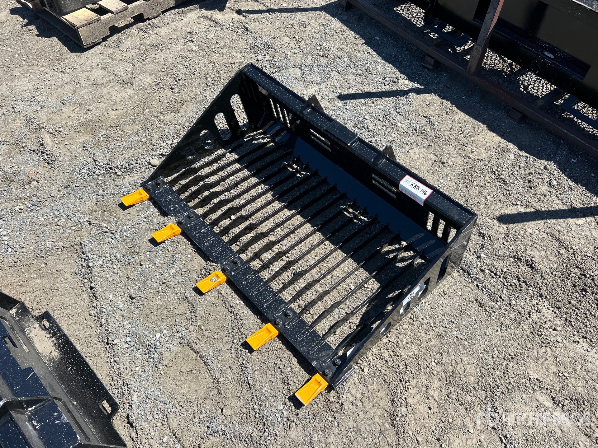 2026 GIYI GY-RB44 44 in Skeleton Mini Skid Steer Bucket (Unused)
