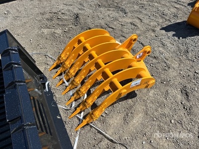 2026 GIYI 32 in Excavator Rake - Fits Cat 305 (Unused)