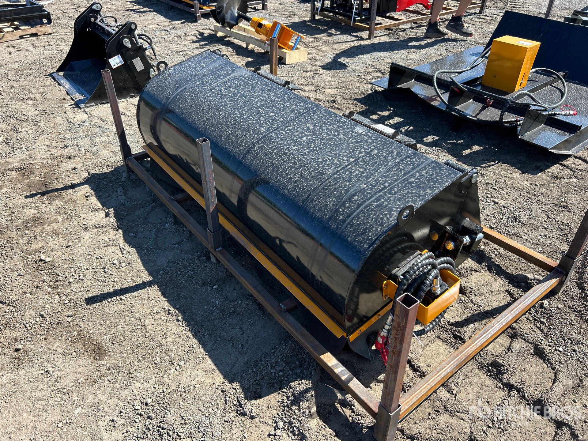 2026 GIYI GY-BS72 72 in Skid Steer Sweeper (Unused)