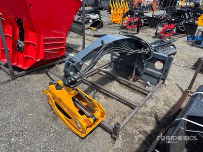 2026 GIYI GY-RG63 63 in 2200 lb Q/C 360° Rotating Skid Steer Grapple (Unused)