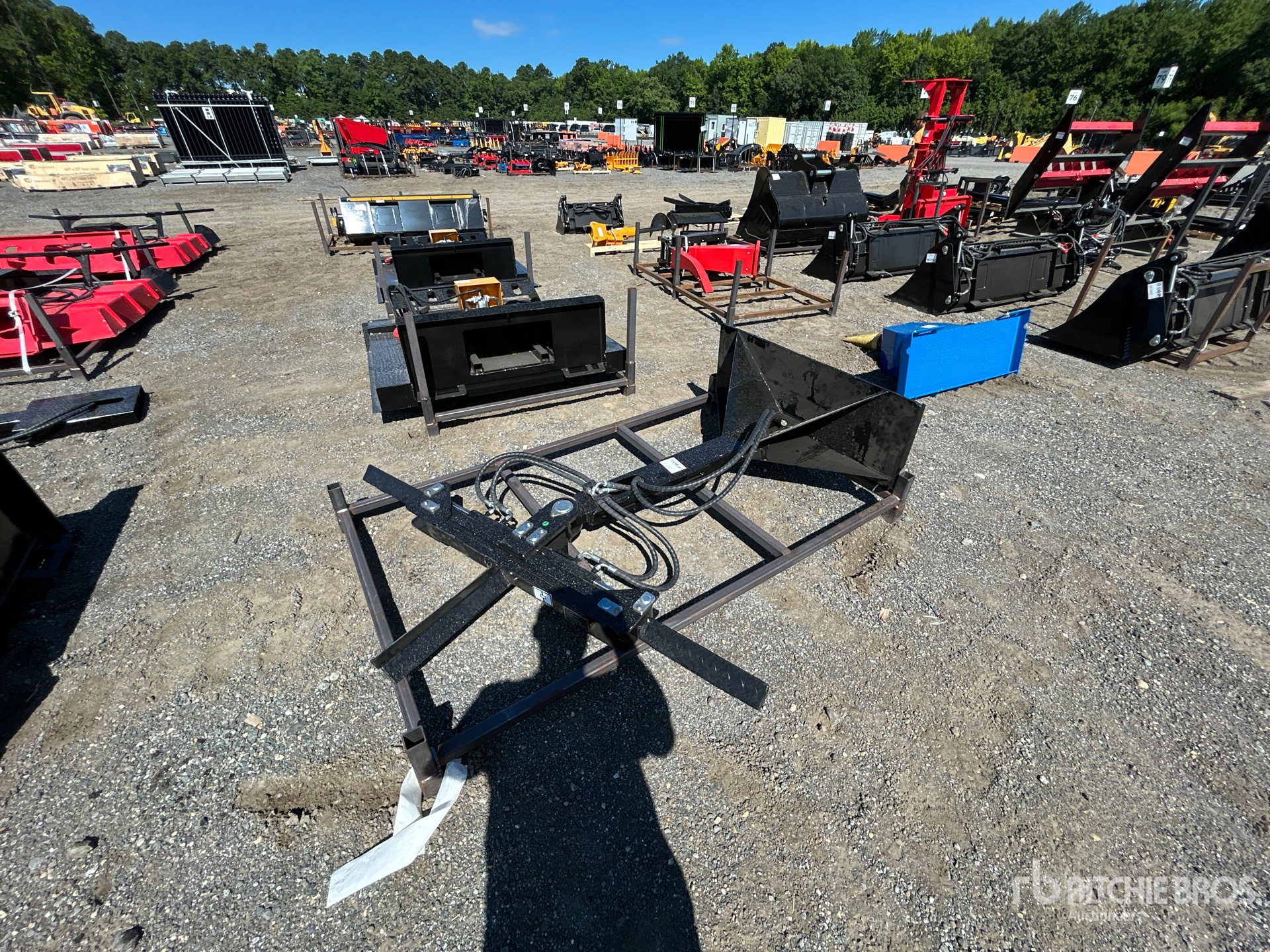 2026 GIYI GY-STL75 75 in Skid Steer Tire Lifter (Unused)