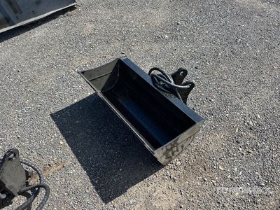 2026 GIYI GY-D3T 32 in Digging Tilting Excavator Bucket (Unused)