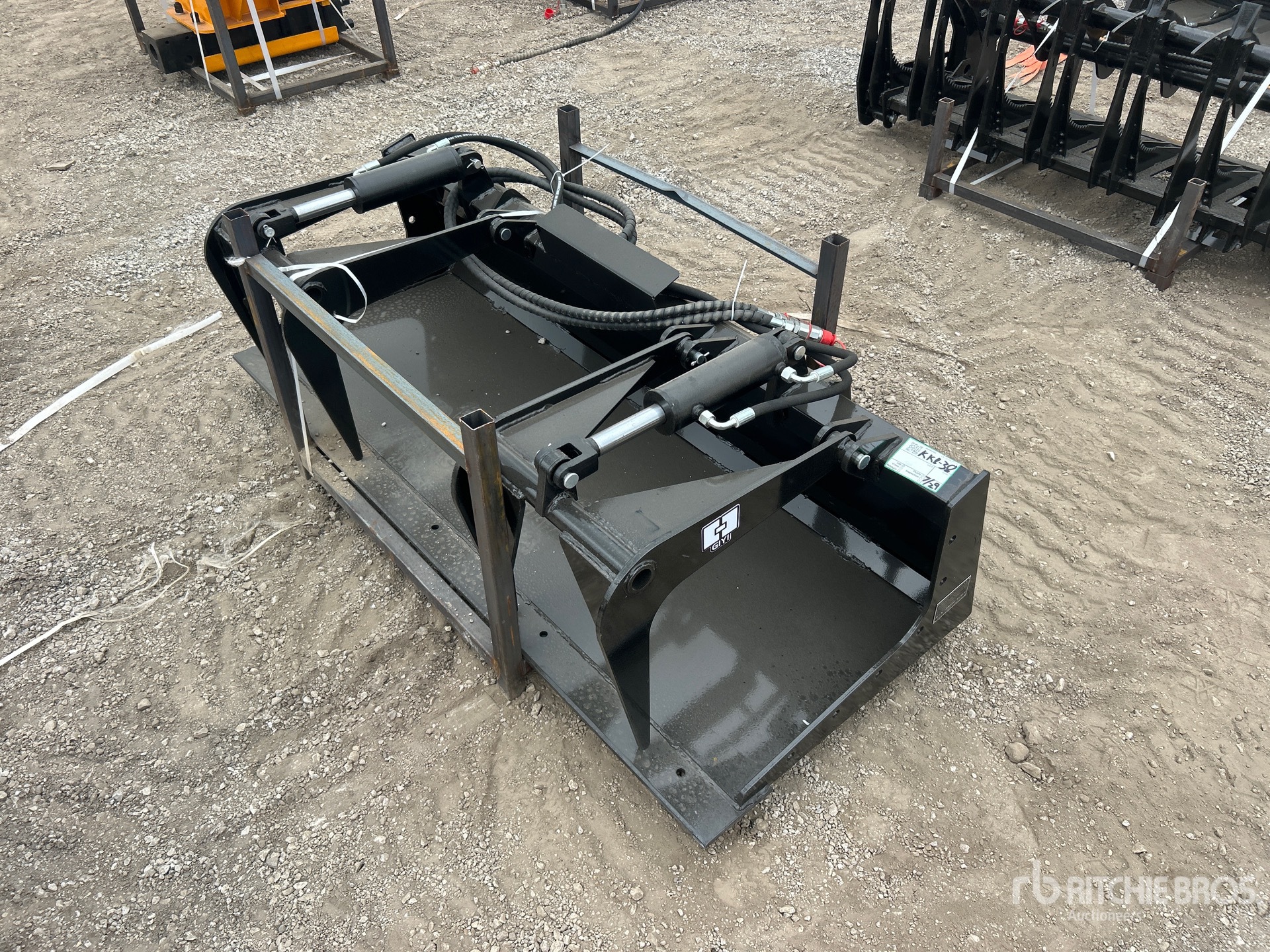 2026 GIYI GY-PG72 72 in Skid Steer Grapple (Unused)