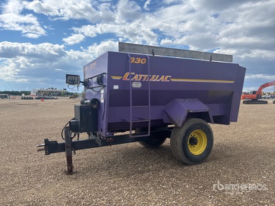 2001 Cattlelac 330 Feed Wagon