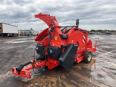 Kuhn Primor 2060M 2-Point Bale Chopper / Straw Blower Varios, empacadoras y equipos de heno